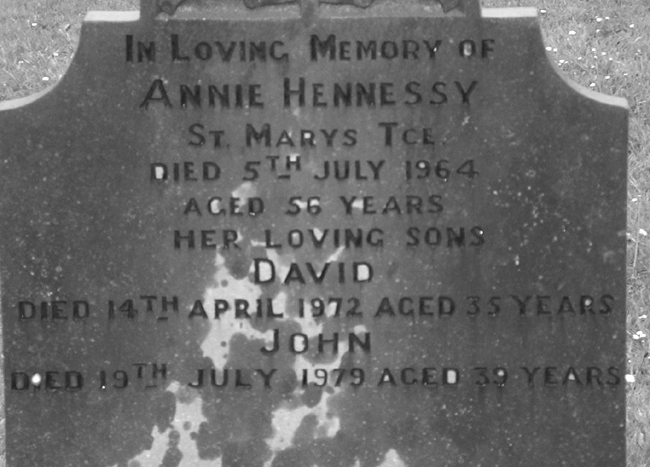 Hennessy, Annie, David and John.jpg 167.6K